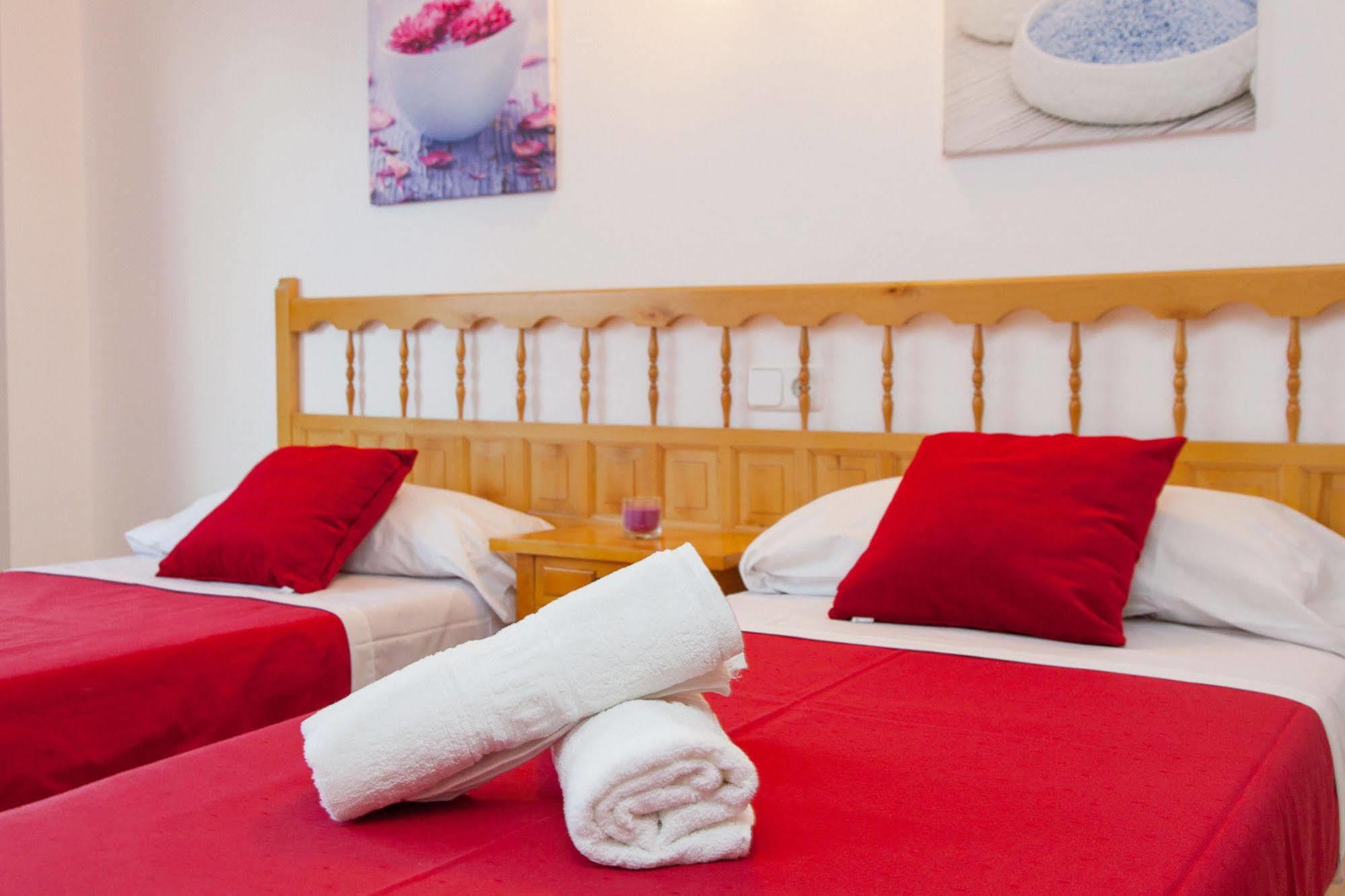 Sant Antoni de Portmany Apartamentos Puet מראה חיצוני תמונה