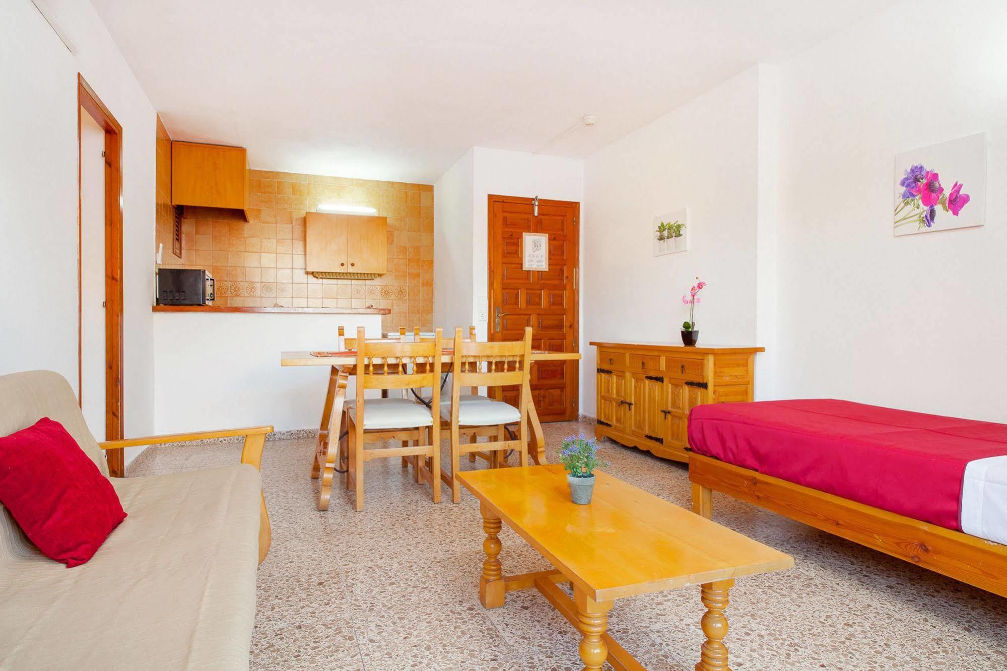 Sant Antoni de Portmany Apartamentos Puet מראה חיצוני תמונה