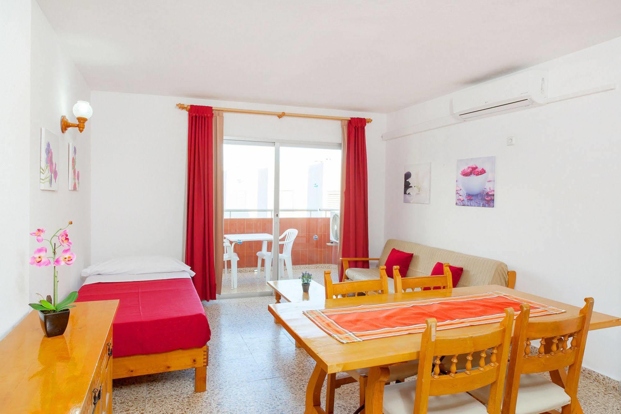 Sant Antoni de Portmany Apartamentos Puet מראה חיצוני תמונה