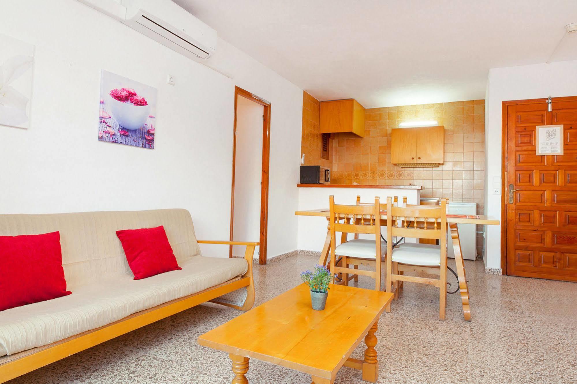 Sant Antoni de Portmany Apartamentos Puet מראה חיצוני תמונה