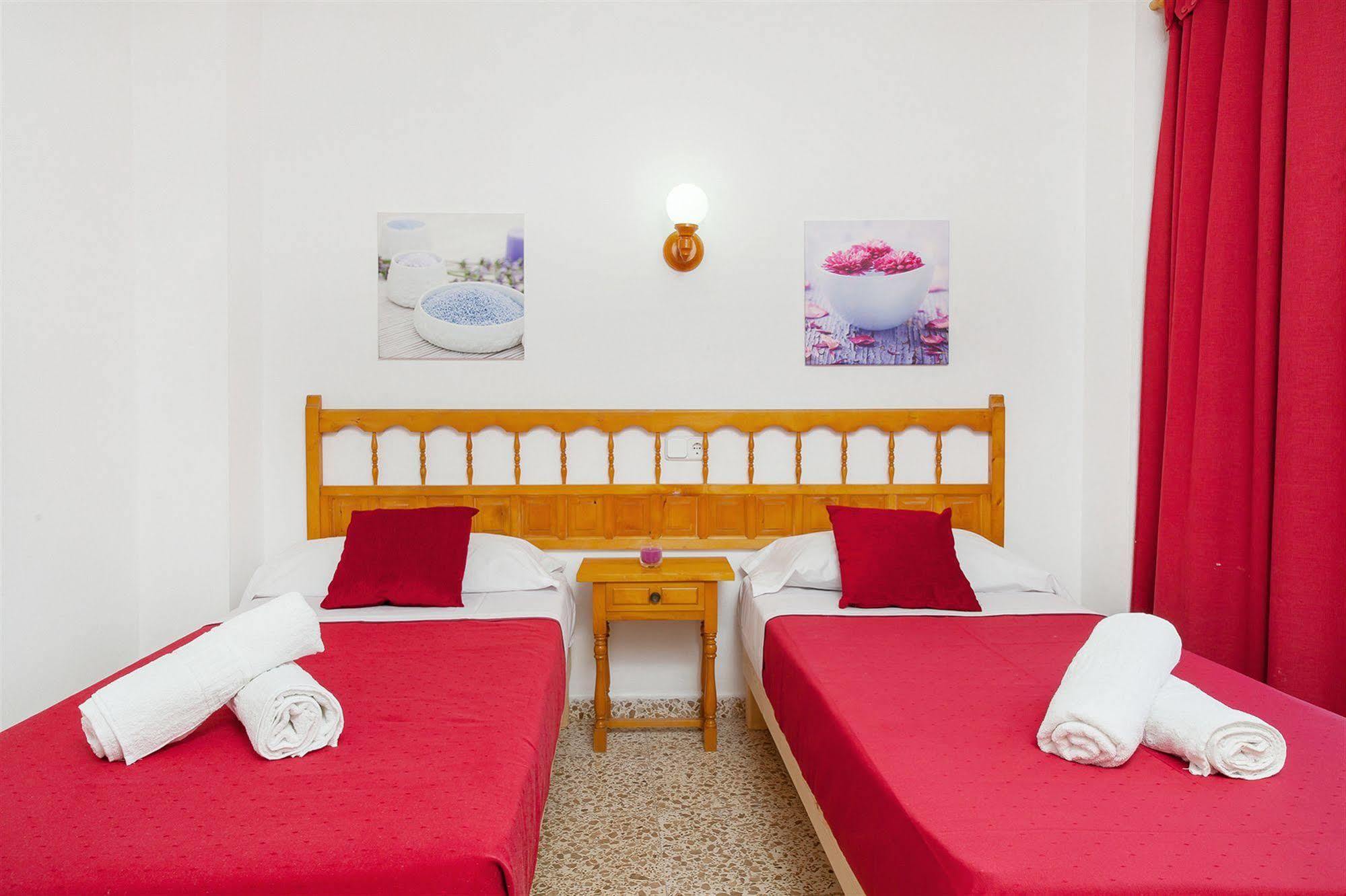 Sant Antoni de Portmany Apartamentos Puet מראה חיצוני תמונה