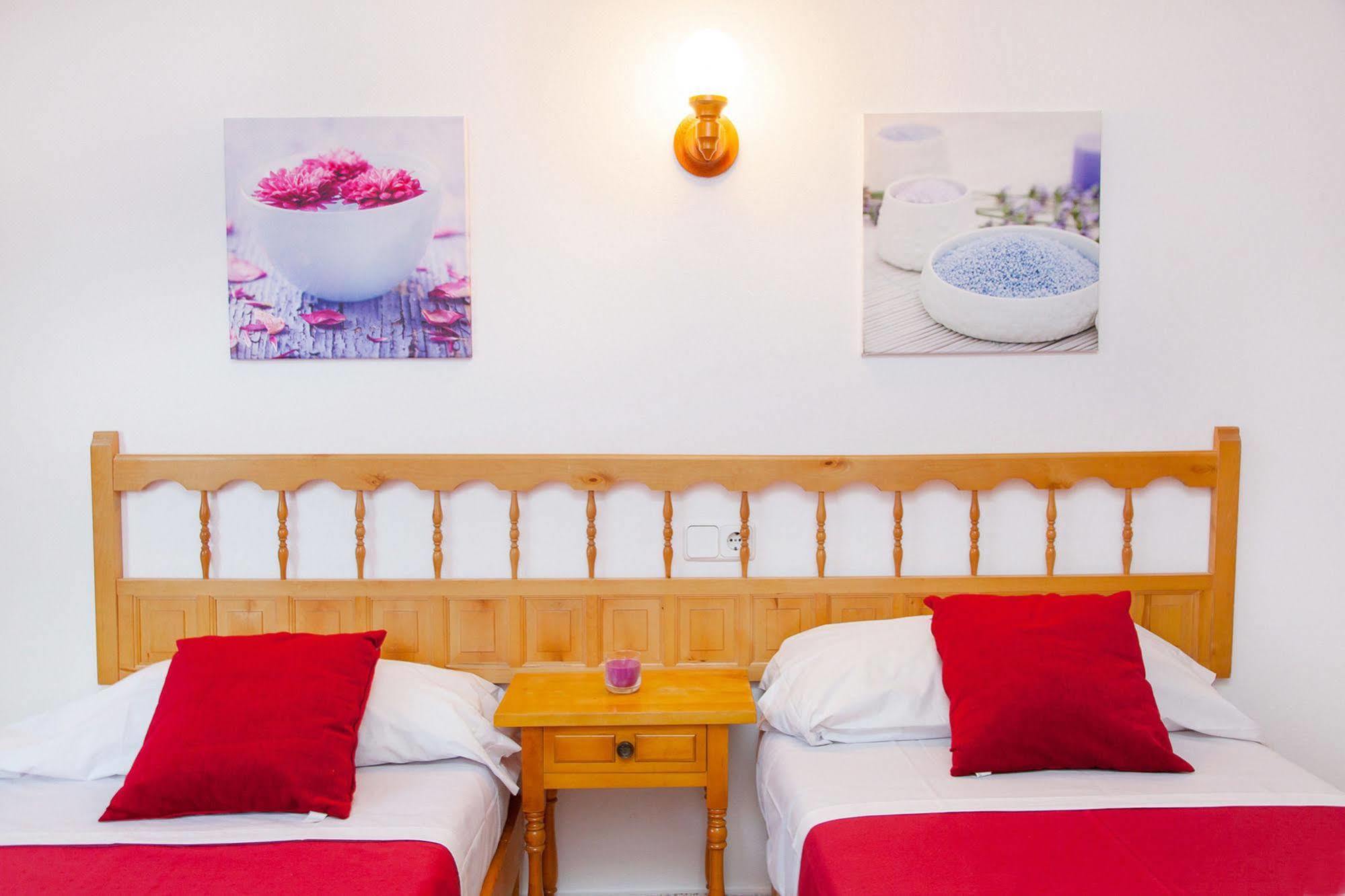 Sant Antoni de Portmany Apartamentos Puet מראה חיצוני תמונה