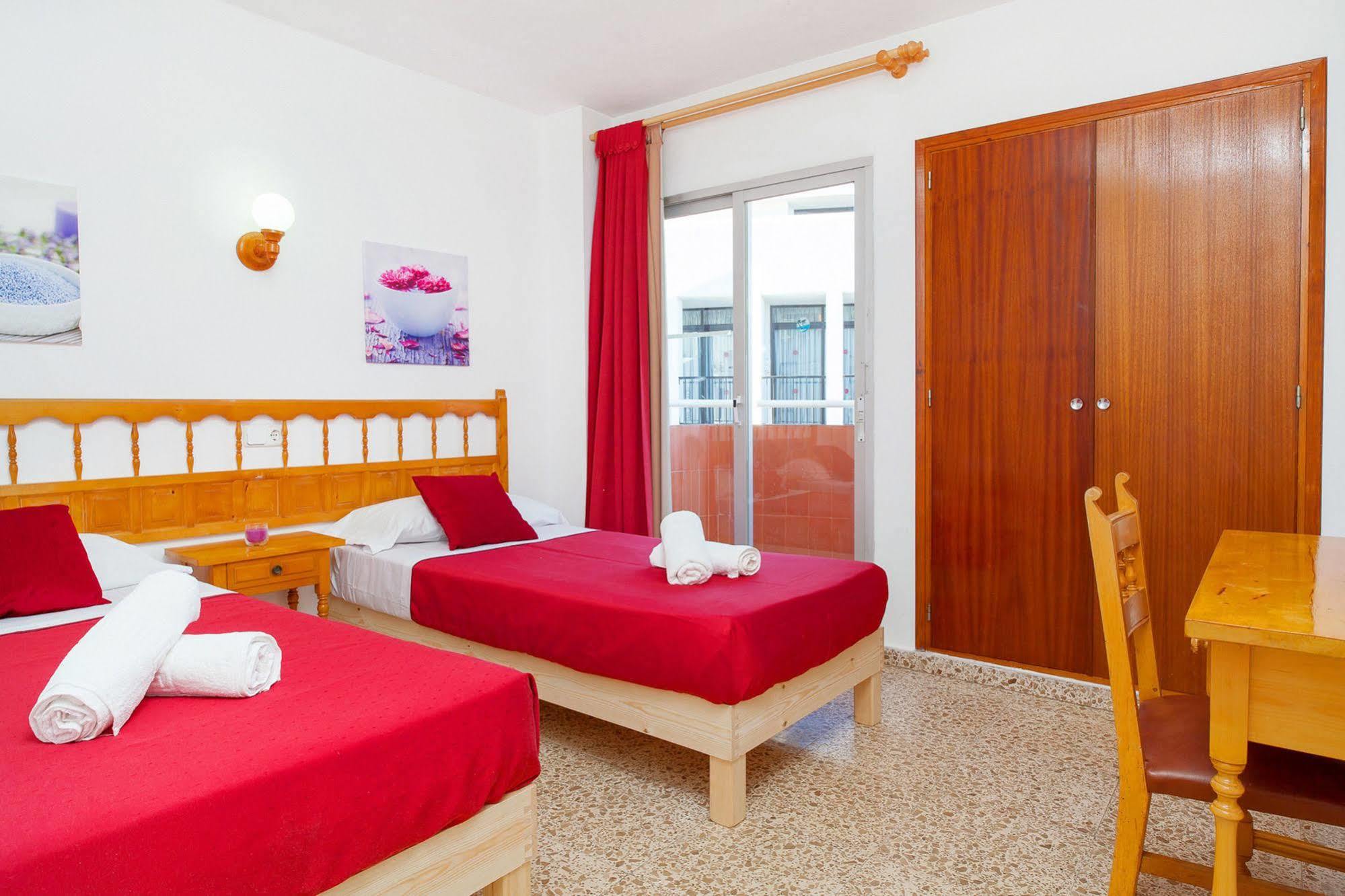 Sant Antoni de Portmany Apartamentos Puet מראה חיצוני תמונה