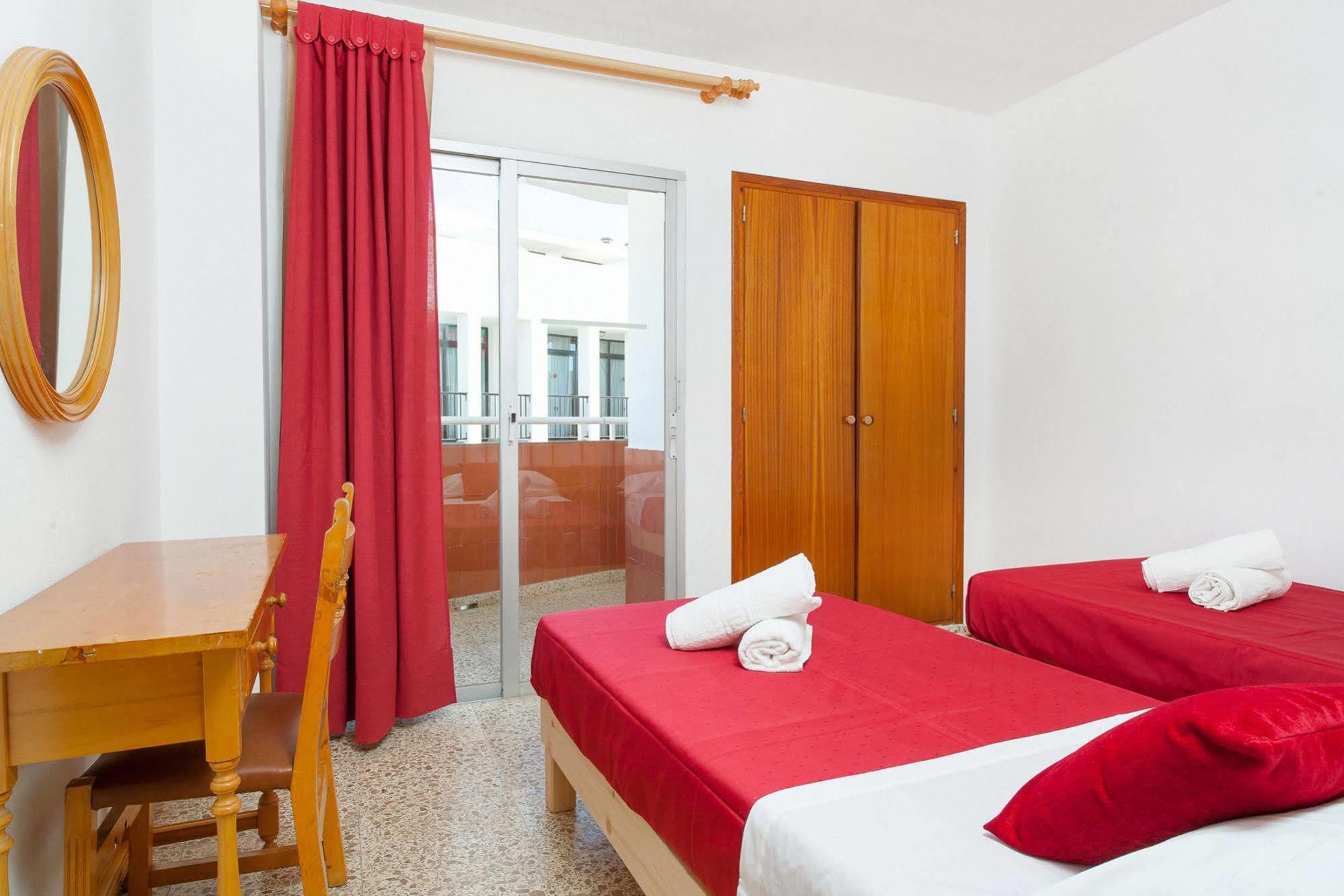 Sant Antoni de Portmany Apartamentos Puet מראה חיצוני תמונה