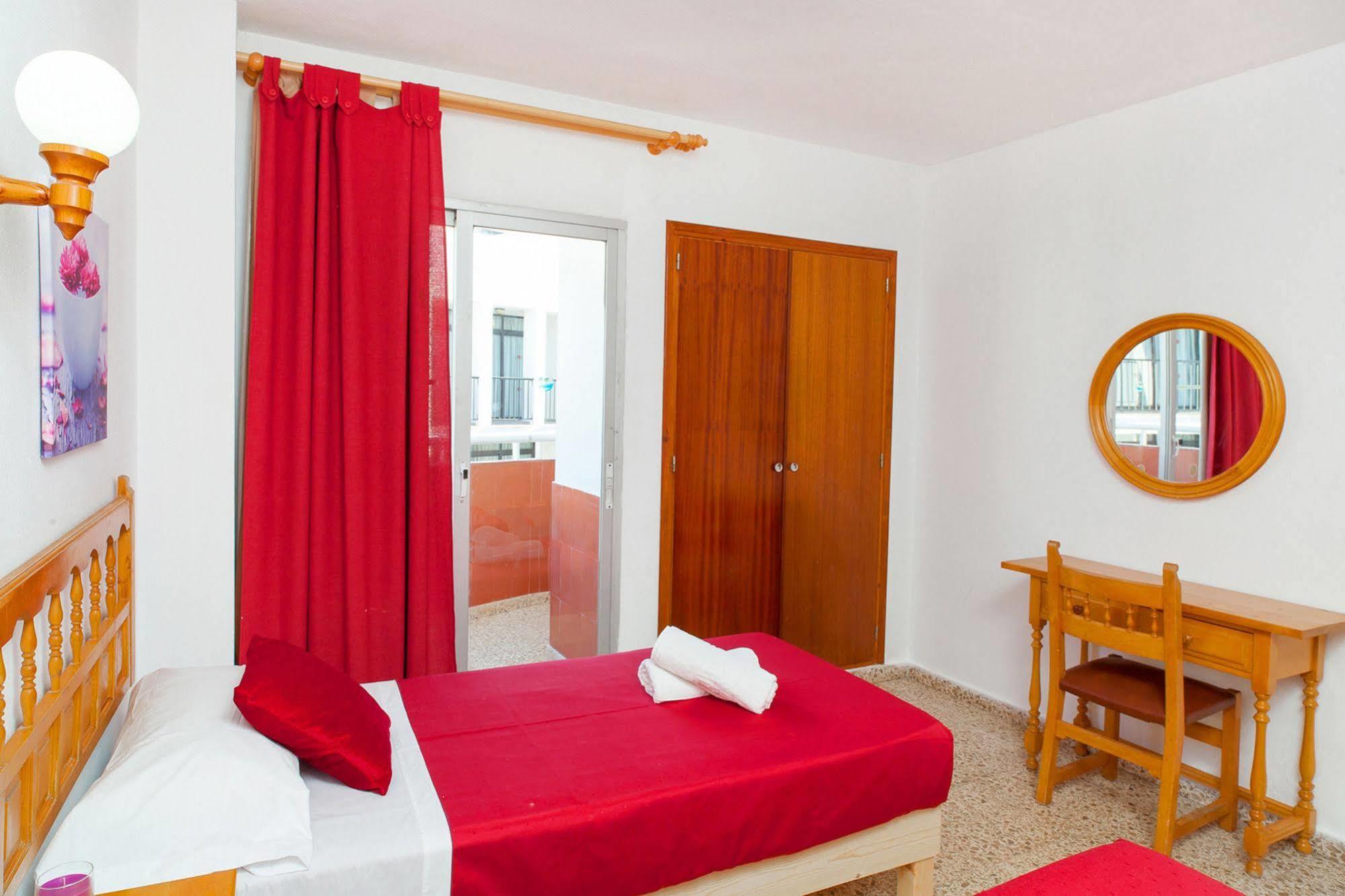 Sant Antoni de Portmany Apartamentos Puet מראה חיצוני תמונה